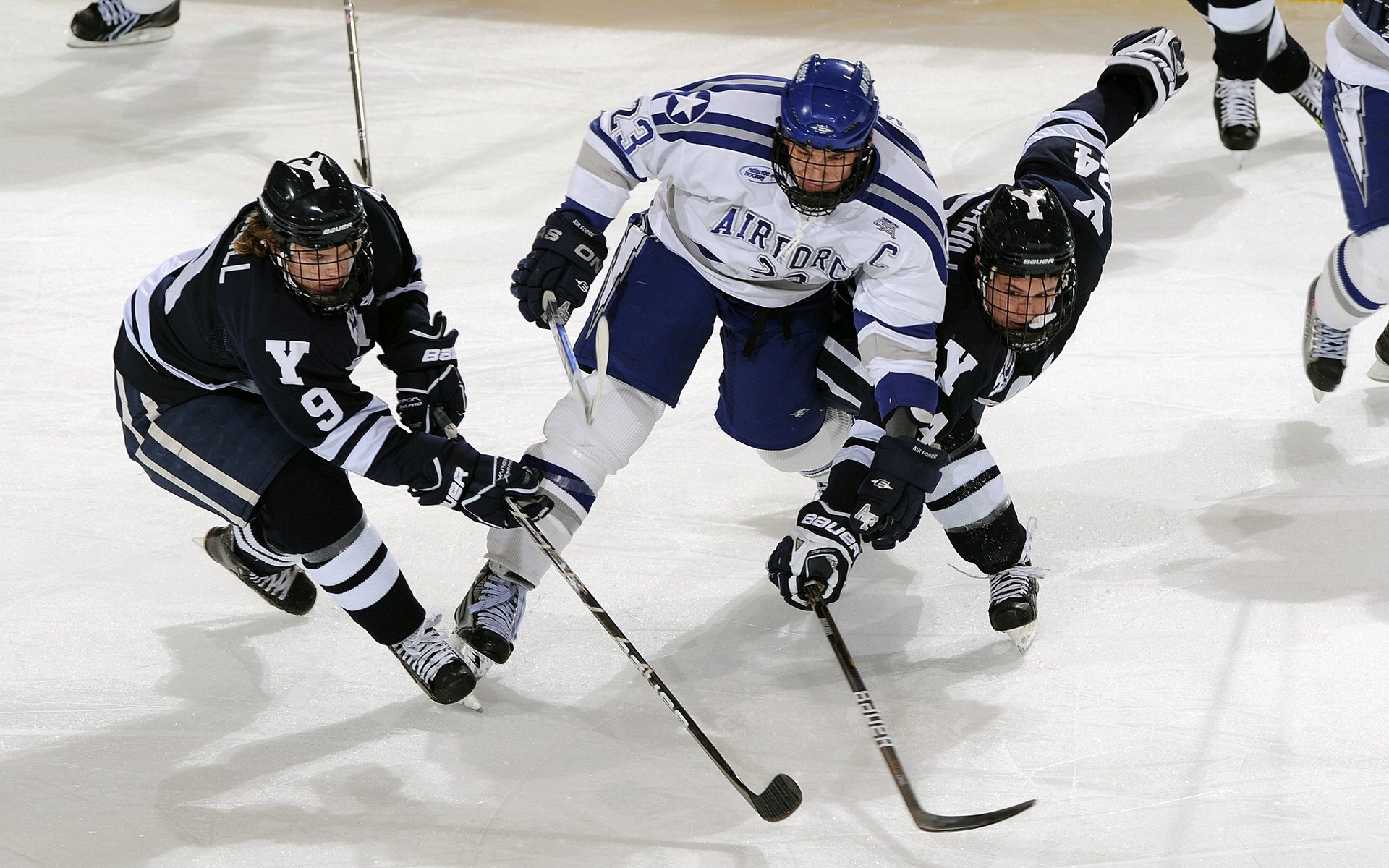 球队在欧冠赛场上展现强烈的求胜欲望，欧冠球队确定